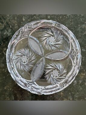 Vintage, heavy 24% lead crystal ashtray / trinket bowl with delicate carvings